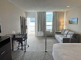 The Georgian Lakeside Resort