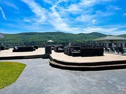 The Georgian Lakeside Resort