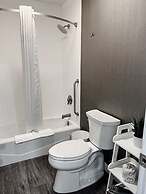 The Georgian Lakeside Resort