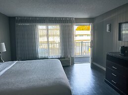 The Georgian Lakeside Resort