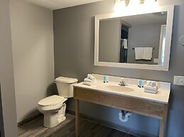 The Georgian Lakeside Resort