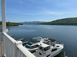 The Georgian Lakeside Resort