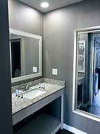 The Georgian Lakeside Resort