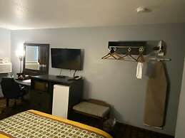 Faribault Hometown Inn & Suites
