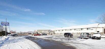 Faribault Hometown Inn & Suites