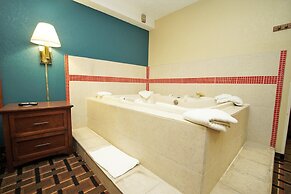 Faribault Hometown Inn & Suites