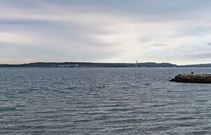 Water Front Inn