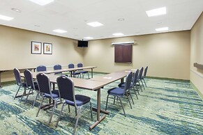 Hampton Inn & Suites Albany Airport