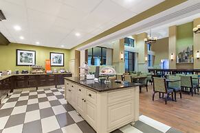 Hampton Inn & Suites Albany Airport