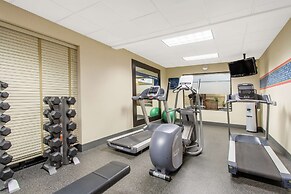 Hampton Inn & Suites Albany Airport