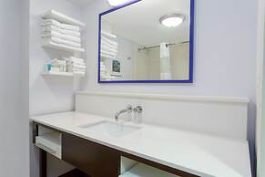Hampton Inn & Suites Albany Airport