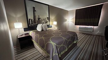 Super 8 by Wyndham Gilman