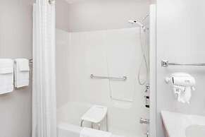 Watseka 24 Inn & Suites