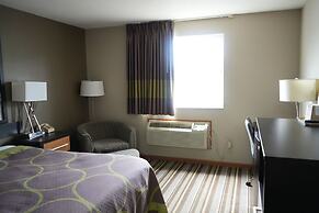 Watseka 24 Inn & Suites