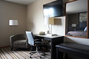 Watseka 24 Inn & Suites