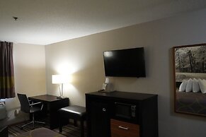 Watseka 24 Inn & Suites