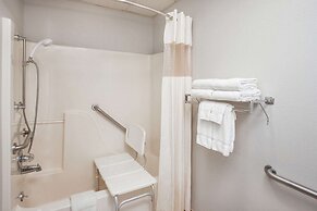 Watseka 24 Inn & Suites