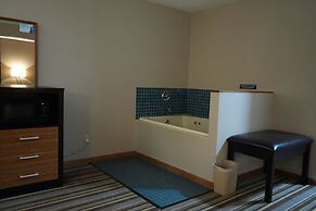 Watseka 24 Inn & Suites
