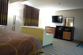 Watseka 24 Inn & Suites