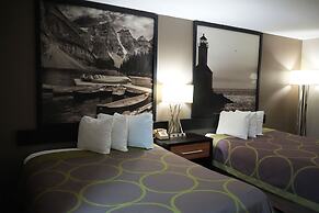 Watseka 24 Inn & Suites