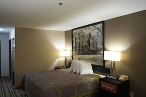 Watseka 24 Inn & Suites