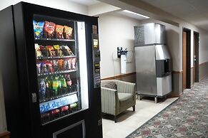 Watseka 24 Inn & Suites