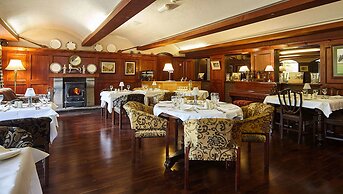 The Cedar Lodge Hotel and Restaurant