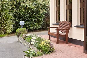 The Cedar Lodge Hotel and Restaurant