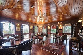 The Cedar Lodge Hotel and Restaurant