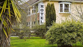 The Cedar Lodge Hotel and Restaurant