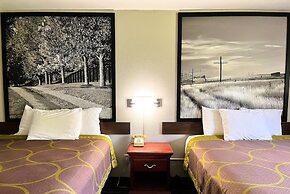 Super 8 by Wyndham Vincennes