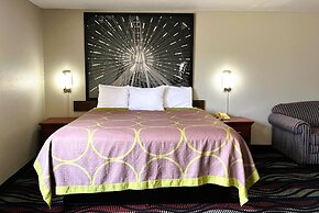 Super 8 by Wyndham Vincennes