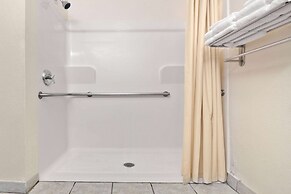 Super 8 by Wyndham Austin/Airport South