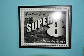 Super 8 by Wyndham Austin/Airport South