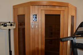 Super 8 by Wyndham Austin/Airport South