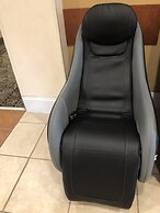 Super 8 by Wyndham Austin/Airport South