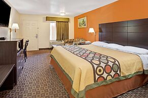 Super 8 by Wyndham Mont Belvieu/Baytown East