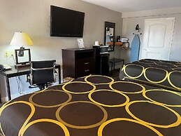 Super 8 by Wyndham Mont Belvieu/Baytown East