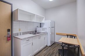 Residence & Conference Centre - Brampton