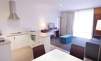 The Standpipe Golf Motor Inn