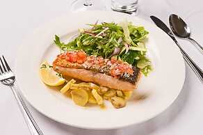 The Standpipe Golf Motor Inn