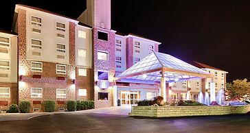 Best Western Plus Sandusky Hotel & Suites