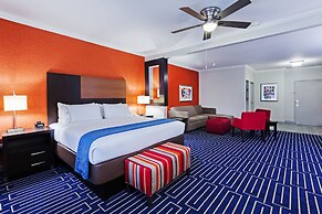 Holiday Inn Express Hotels & Suites Houston East, an IHG Hotel