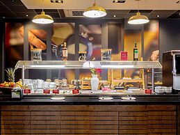 ibis Macae