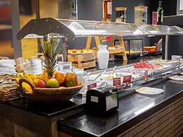ibis Macae