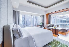 The Ritz-Carlton Jakarta, Mega Kuningan