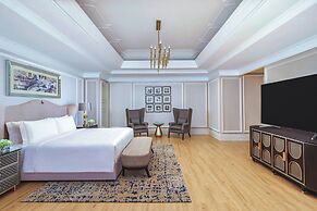 The Ritz-Carlton Jakarta, Mega Kuningan