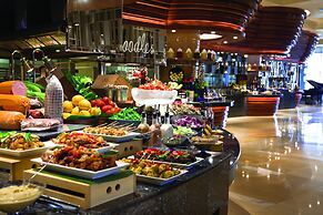 The Ritz-Carlton Jakarta, Mega Kuningan