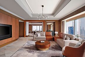 The Ritz-Carlton Jakarta, Mega Kuningan