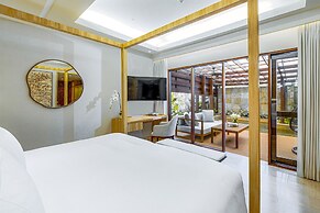 The Ritz-Carlton Jakarta, Mega Kuningan